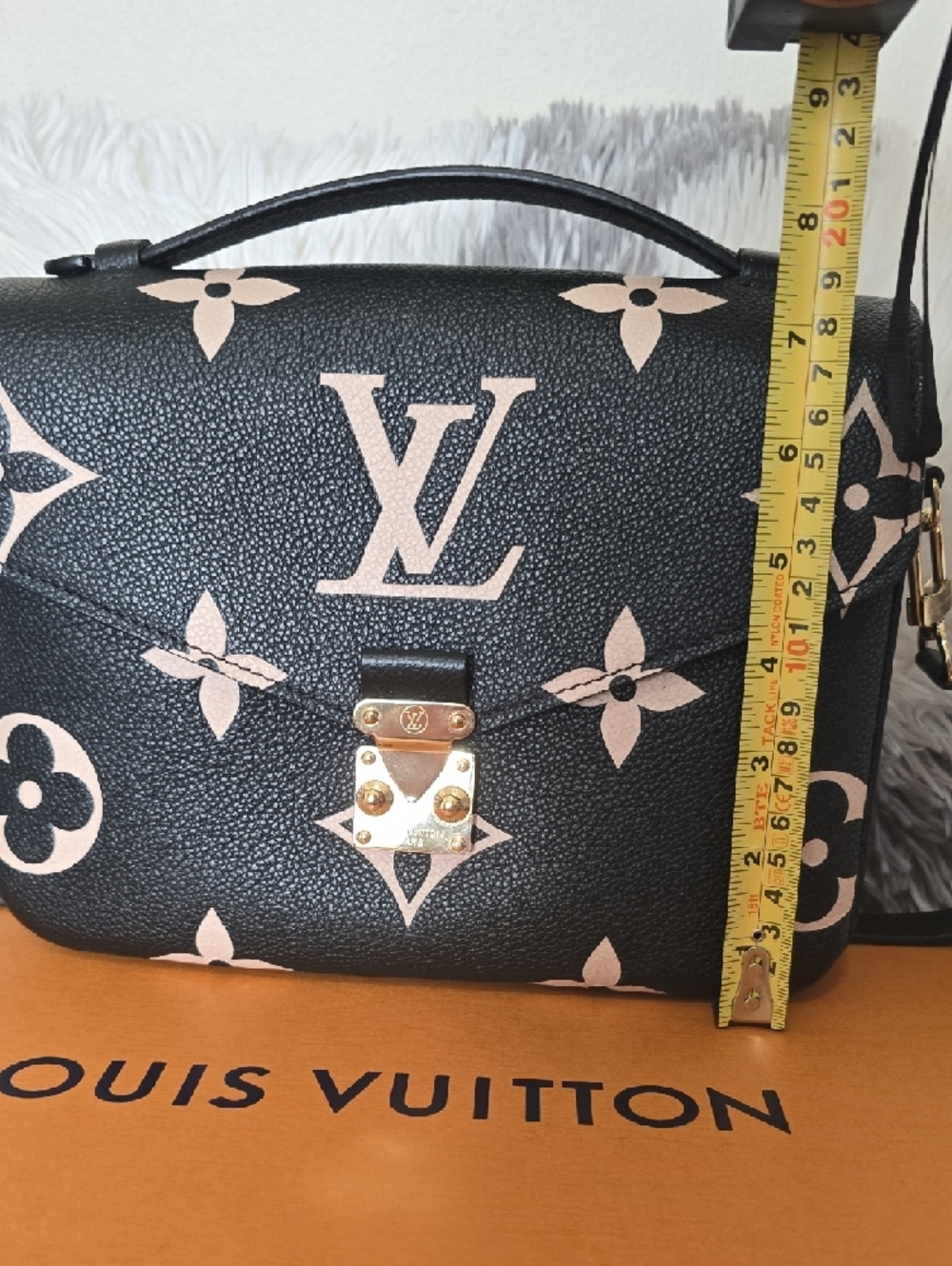 Louis Vuitton Black & WhiteCream Monogram Pochette Metis Shoulder Bag -pre Owned - Picture 13 of 13